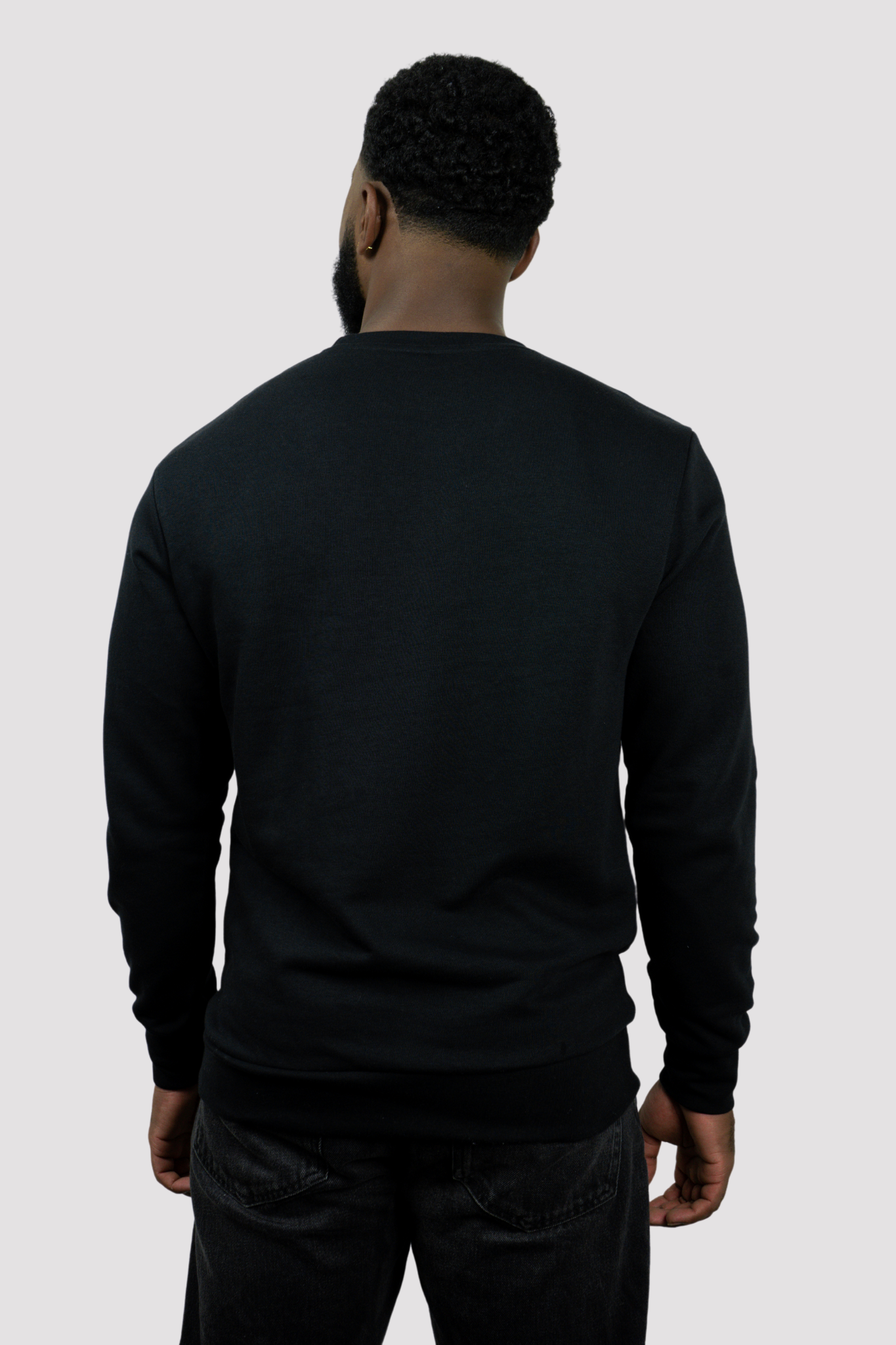 NOVEL Essential Pullover Schwarz