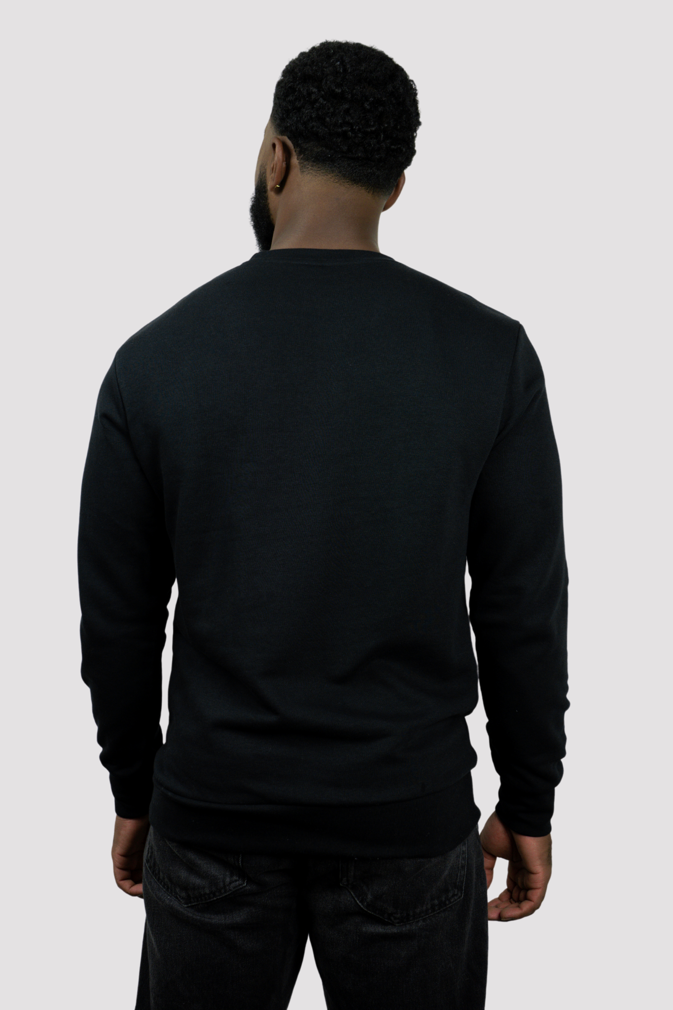 NOVEL Essential Sweater Zwart